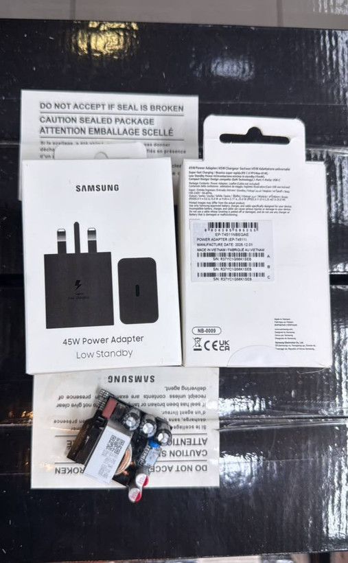شارژر سامسونگ مدل EP-T4511 توان 45 وات سه پین اصلی ساخت ویتنام اورجینال